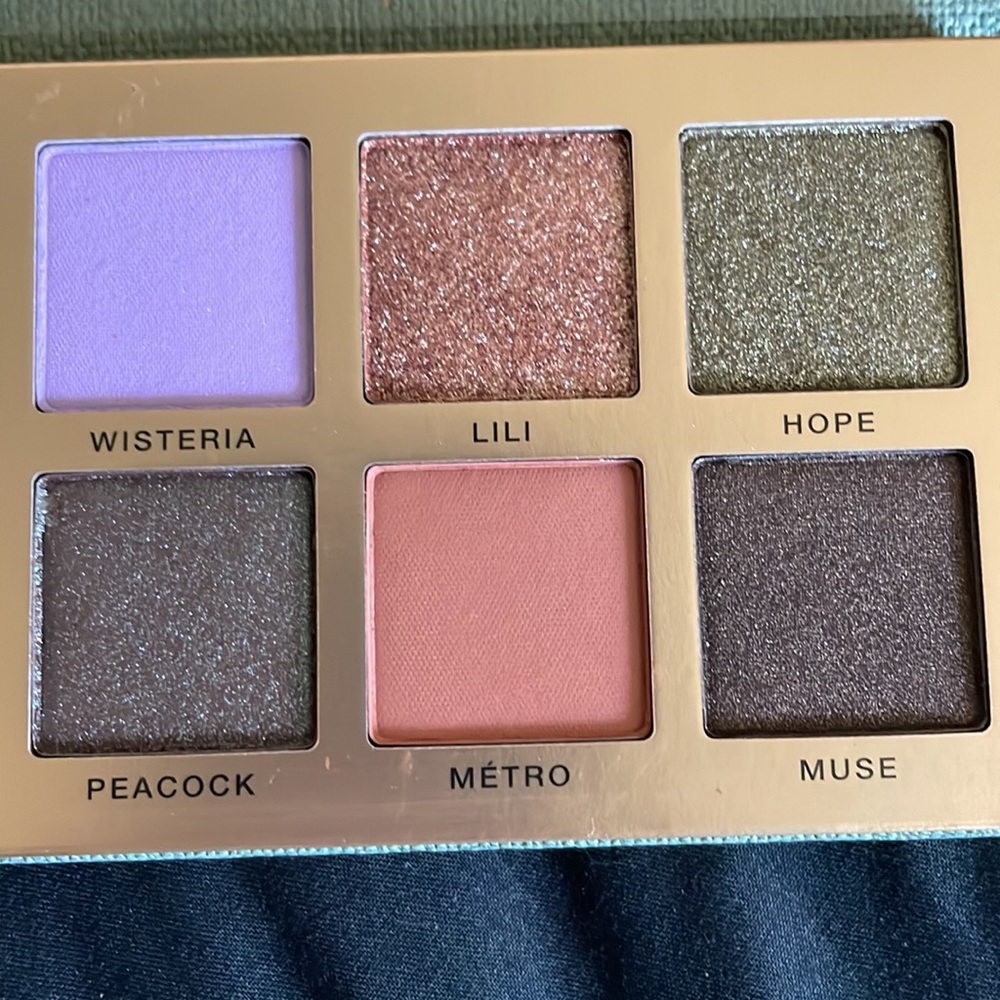 ABH Nouveau Palette - Picture 6 of 9